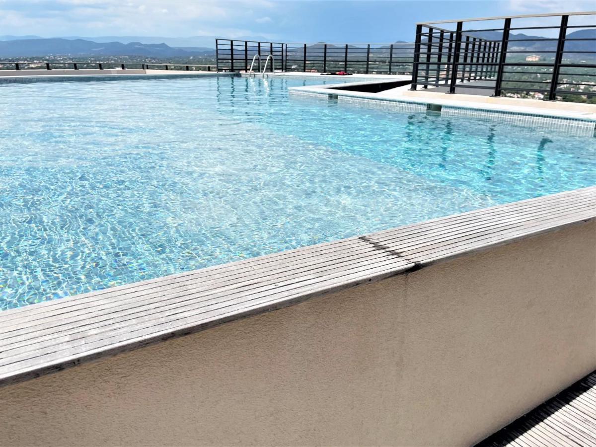 Tres Bel Appartement -Residence Avec Piscine Sur Le Toit Et Vue Panoramique Saint-Raphaël Esterno foto