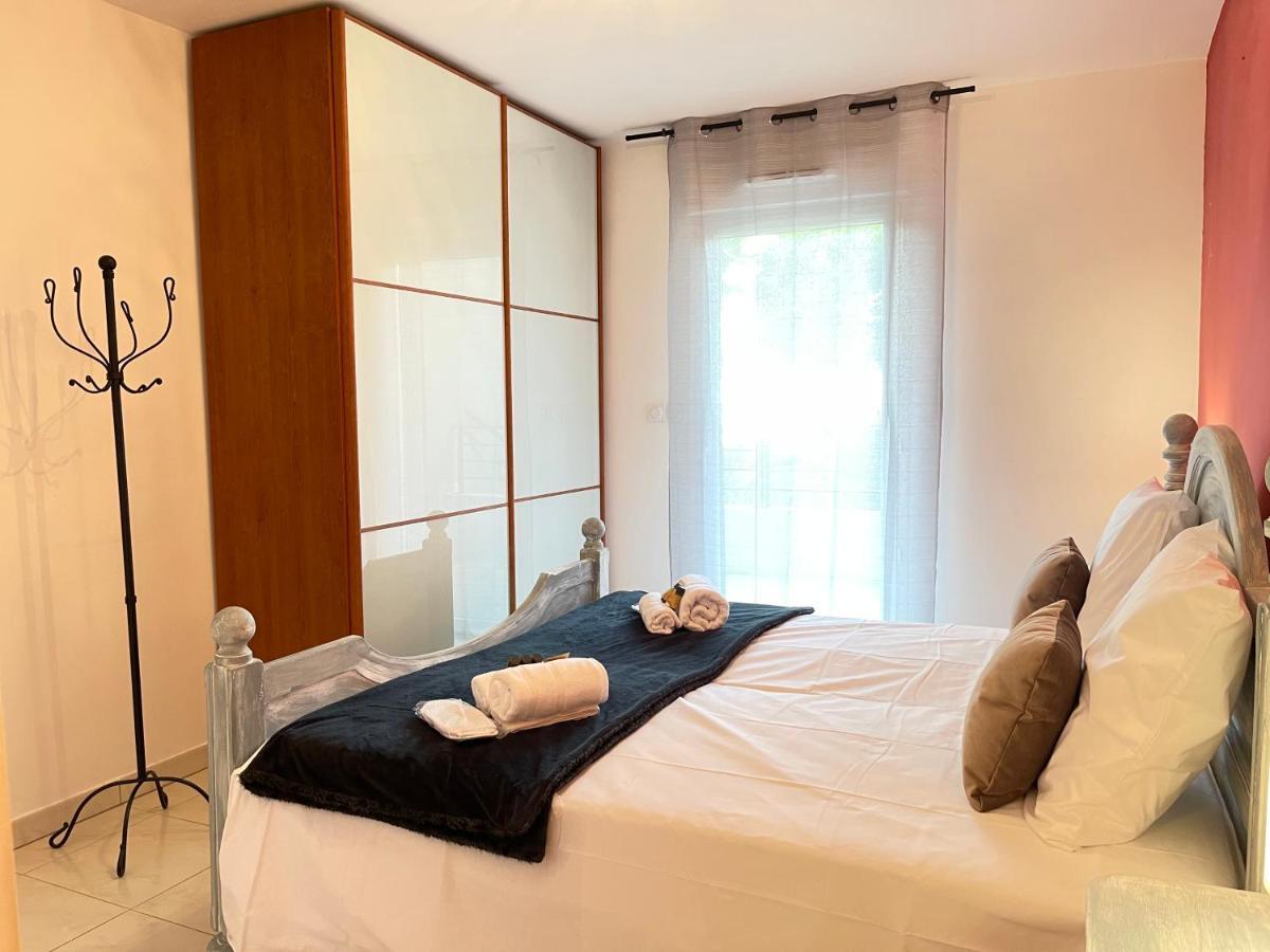 Tres Bel Appartement -Residence Avec Piscine Sur Le Toit Et Vue Panoramique Saint-Raphaël Esterno foto